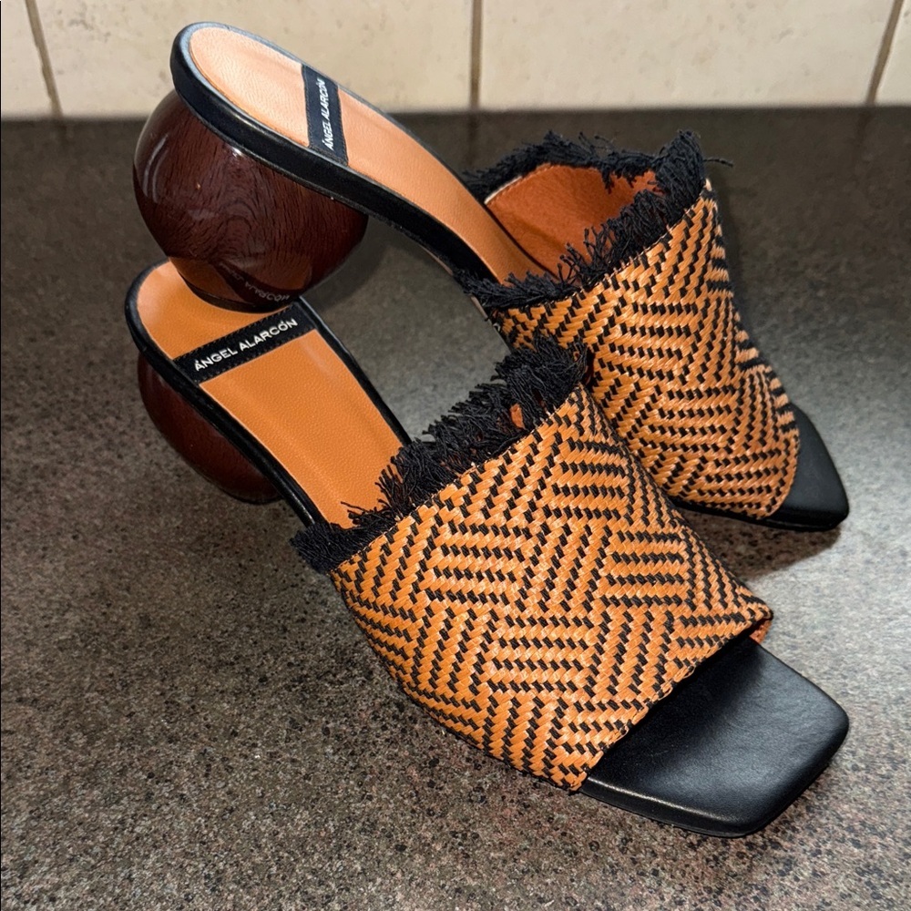 Ángel Alarcón Spanish woven mules, sandals, backless rounded, spool-shaped heel